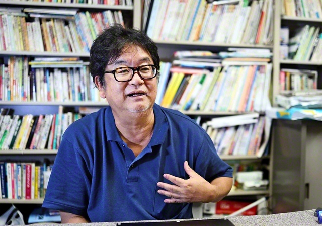 たけうち・かずお　1987年、神戸大学教育学部を卒業後、公立中学校教員などを経て、2023年から現職。文科省「学校における携帯電話の取扱い等に関する有識者会議」座長を務める