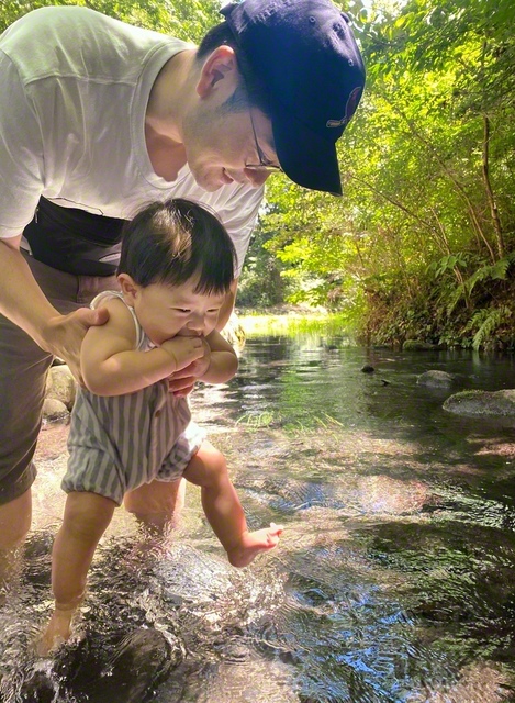 【人生初の水遊び　ヒンヤリあんよ】伊予市　安川美紀さん