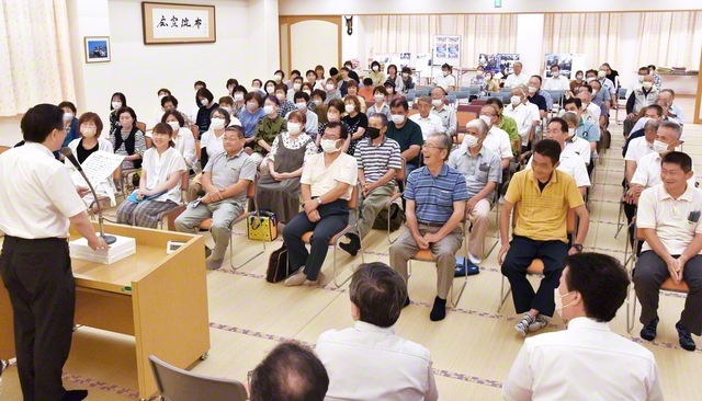 高千穂本部の活動者会には宮崎牧口県の友も参加し、心一つに出発（高千穂会館で）