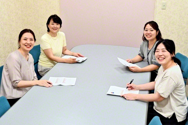 日々の活動で感じている課題や思い、そしてこれからの希望を率直に語り合った（左から川崎さん、目良さん、中川さん、河上さん）