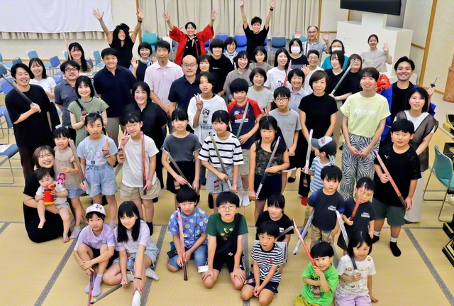 全員で記念のカメラに納まった