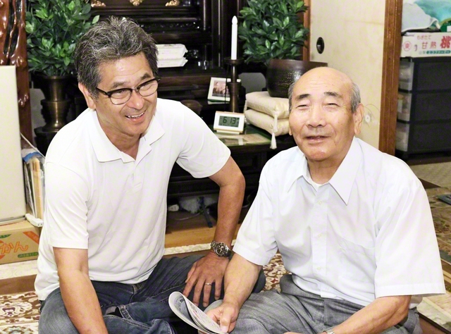 髙木地区部長㊧を守り支え、共に戦う鈴木さん