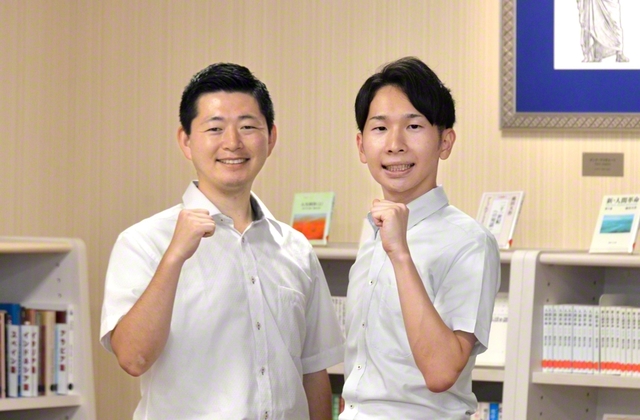 半田潤哉さん㊨と中塚孝一さん
