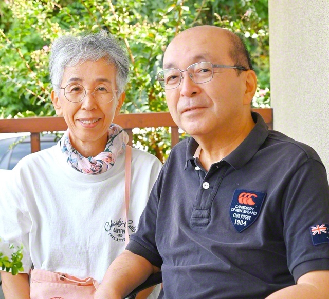 竹江さん㊨と妻・智子さん