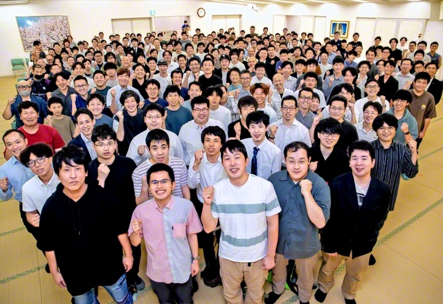 新たな前進を誓い合った総広島男子部の友（9月28日、広島池田平和記念会館で）