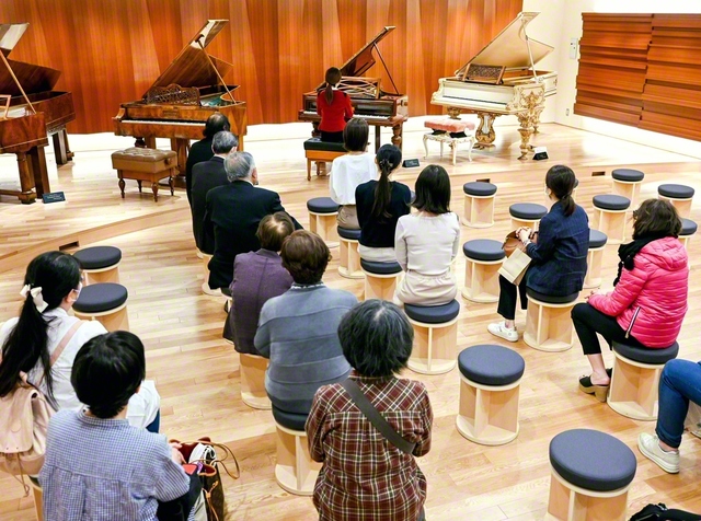 東京・信濃町の民音音楽博物館（民音文化センター内）では、古典ピアノの実演と解説を実施。著名な音楽家が愛した当時の音色を聞くことができる