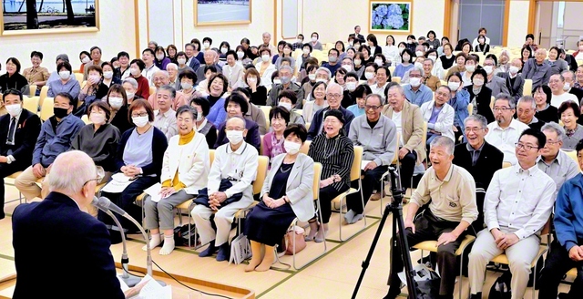 青春の誓いを新たにした記念大会（25日、滋賀文化会館で）