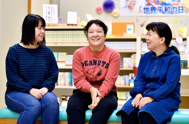 左から姉・直美さん、内さん、母・ひろみさん