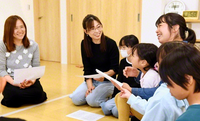 若人の笑顔が輝く託麻原支部の「ユースタイム」（2日、熊本市東区で）