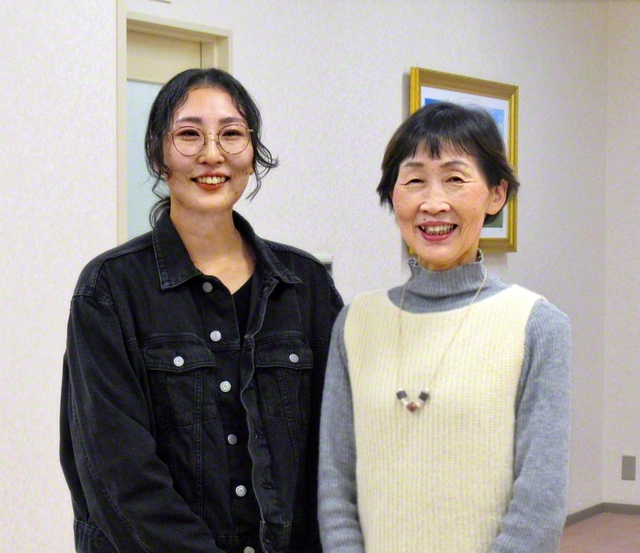 伊藤さん㊨と長女・由華さん