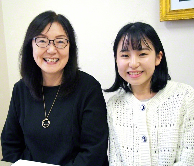 共に動く中で絆を強める白石さん㊧と寺尾さん