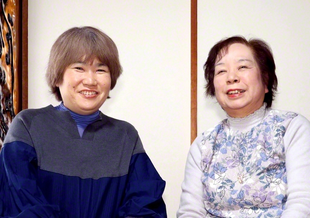 狩野さん㊨と黒澤さんが笑顔で。明“躍動の年”へ祈りを合わせて進む