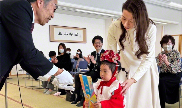 「七五三」を祝う集いが各地で晴れやかに