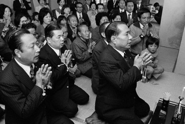 1978年12月9日、池田先生は土佐清水市の足摺岬の会場提供者を訪問。地域の一粒種を抱きかかえるように励ました