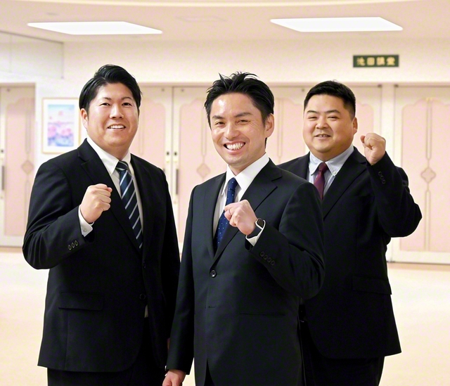 広布拡大に挑み立つ総茨城男子部の新リーダー。右から岩澤青年部長、渡辺男子部長、北村書記長