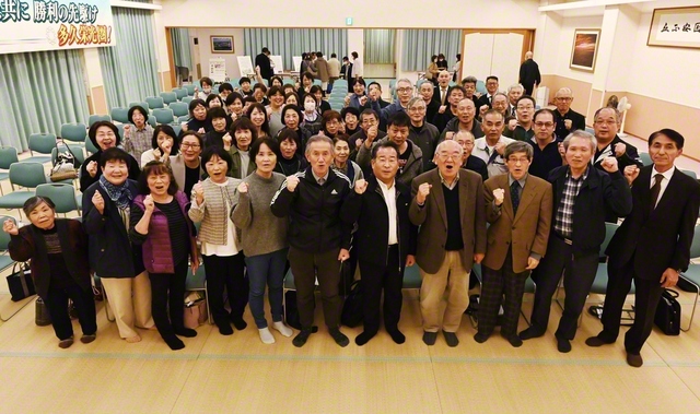 【小城市】異体同心の団結で進む小城本部の同志。さあ、“勝利の春”へ！（多久会館で）