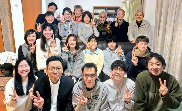 【希望北区・鹿田支部　東古松地区】青年部が司会や企画を務めた東古松地区。アメリカにまつわるクイズを通して、3月の勝利へ皆で決意を深めた