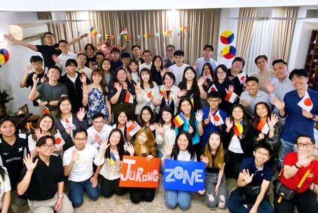 シンガポールでは31会場で「青年友好交流会」を開催。心通う語らいで、広布伸展を誓い合った（2月2日）