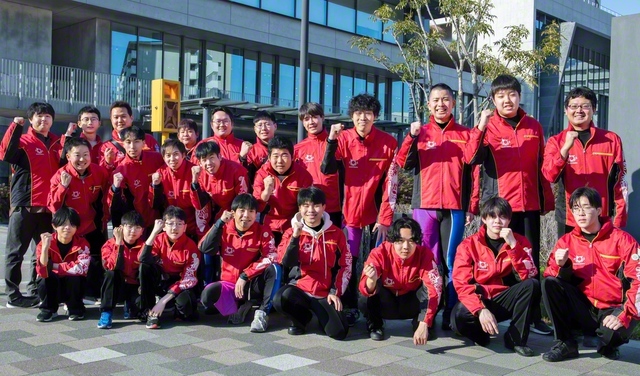 互いに励まし合い、心と技術を磨いてきた創価岡山レインボーサウンズのメンバー（2月21日、堺市民芸術文化ホールで）