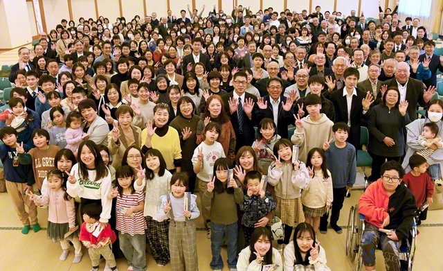 総会には、各部のリーダーや未来部員も集った（1日、富山文化会館で）