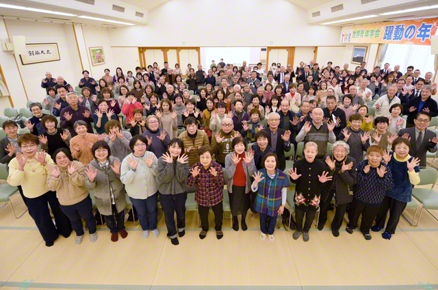 師弟有縁の地で幸の語らいを弾ませる清須の友（西春日井文化会館で）