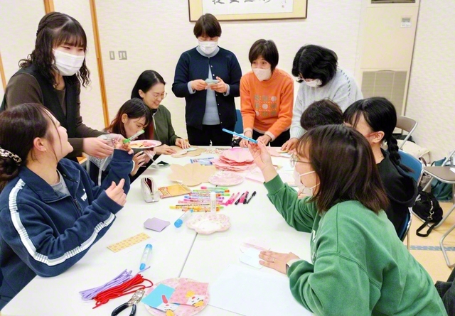 【上越北圏】皆で楽しくひな人形作りに挑戦（2月27日、上越平和会館で）
