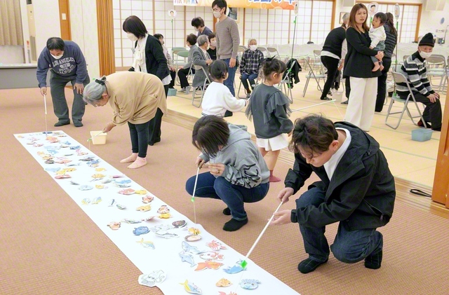 「いっぱい釣れた！」――老若男女で“魚釣り”を楽しみ、交流を深めた大道地区（長良文化会館で）