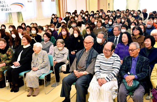 5・3「創価学会の日」へ――美しく強い団結で前進する鹿屋平和圏の同志（鹿屋文化会館で）