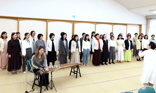 総埼玉女性部のロワール合唱団が記念の集い