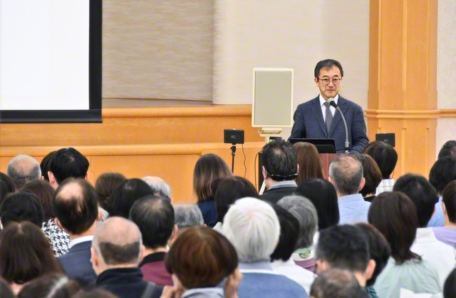 東京富士美術館学芸員の鴨木氏の講演