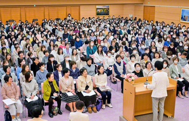 総県女性部の大会(4日、奈良国際友好会館で)