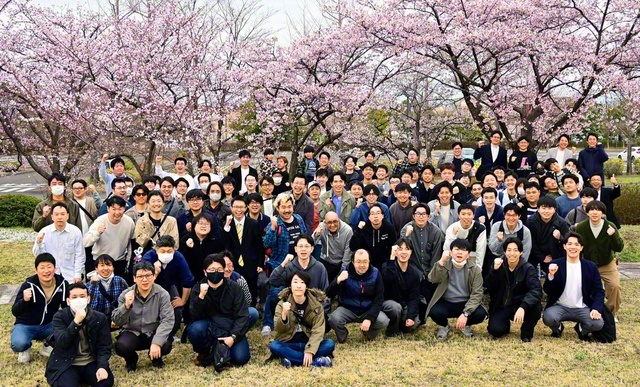 第1宮城総県の友は桜の下で記念のカメラに