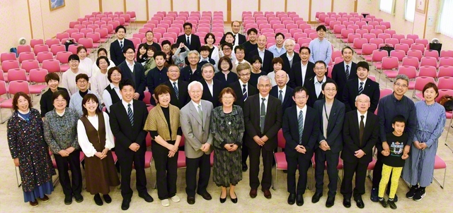 聖教新聞社茨城支局の春季通信員大会が5日、稲敷文化会館で朗らかに行われた