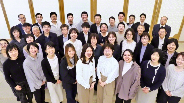 聖教新聞社島根支局の「春季通信員大会」が10日、大田会館で。ディスカッションの後、森脇響子さんが活動報告を行った。本社第二報道局の渡局次長に続いて、吉野総県長、武田同女性部長が激励した