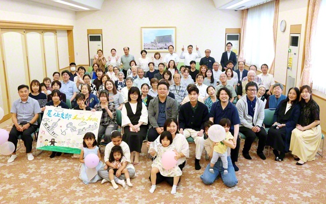 【東太陽区・尾ノ上支部】苦難を乗り越えた信仰体験に歓喜が広がった尾ノ上支部の集い（24日、熊本文化会館で）