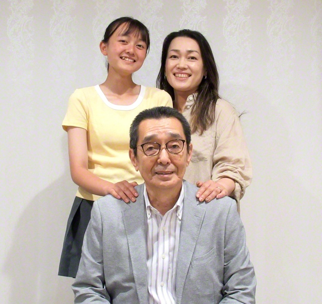 後列右から時計回りに佐藤さん、父・中村さん、未来部の娘さん