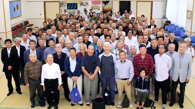 ルネサンス勤行会では、星正博さんが活動を報告（7日、三崎会館で）