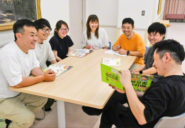 読み聞かせの練習を行う兵庫総区の友
