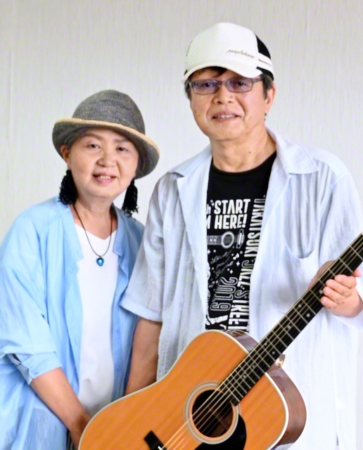 北場太治さん＝地区部長、写真㊨＝と、妻の美知子さん＝地区副女性部長、同㊧