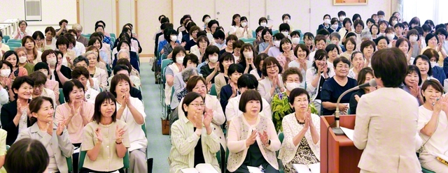 山梨総県女性部の本部長会が3日、山梨教学研修センターで開催