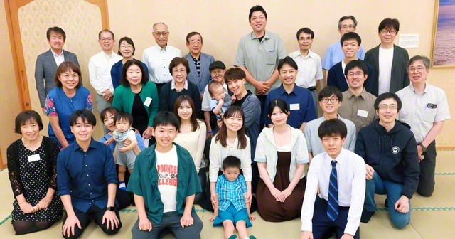 ドクター部の参加者が記念のカメラに（九州文化会館で）