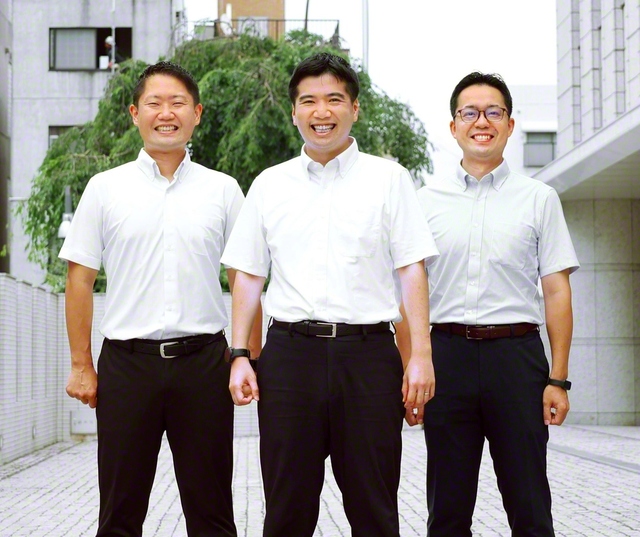 左から金丸第2総東京青年部長、齋藤同男子部長、宇田同書記長