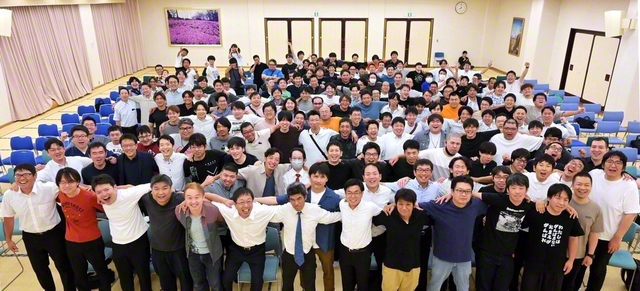 全国男子部大会（11日、大分平和会館で）
