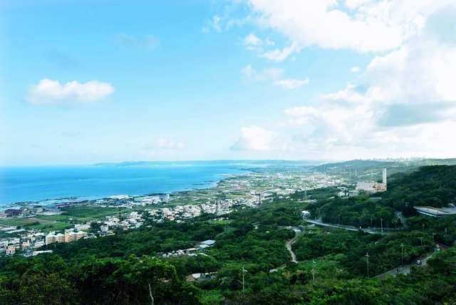 中城城跡から望む中城村