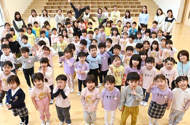 年長・年中の“太陽の子”が笑顔で（本年4月）
