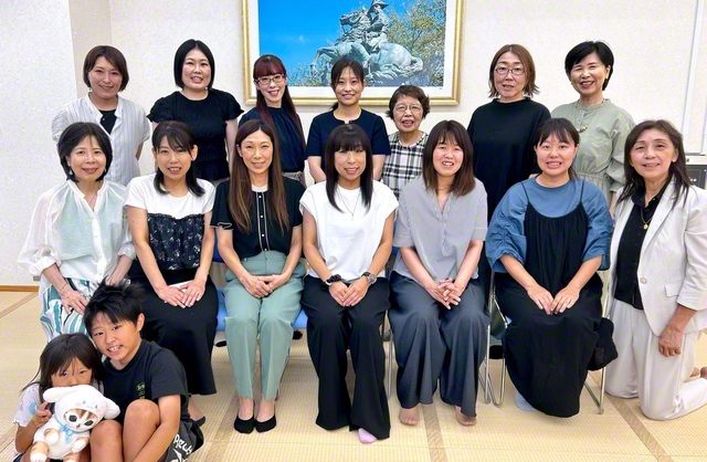 倉吉栄光県女性部の「鳥取幸福合唱団入卒団式」