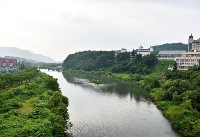 市の真ん中には胎内川が流れる、自然豊かな胎内市