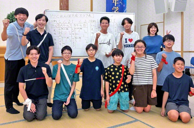 松江光彩圏と松江圏は合同で開催。島根文化会館の全館を使った「かくれんぼ」を。未来部員が企画を考案し、当日には準備やルール説明などを担った（12日）