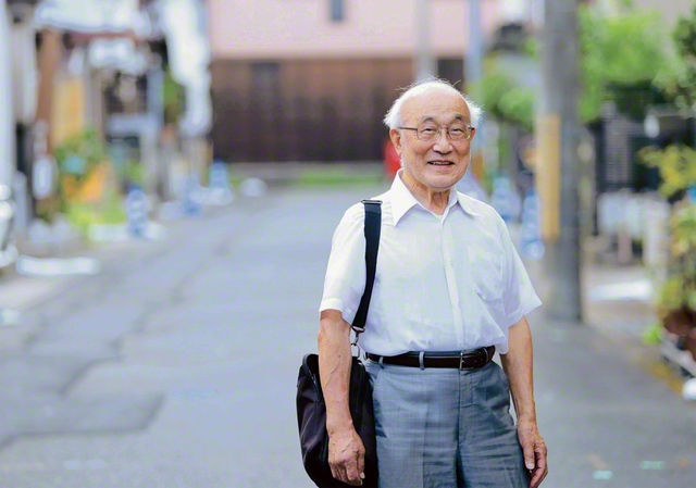 油布輝義さん