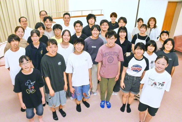 「全国未来部総会」の配信行事に参加した明石大光県の友（明石文化会館で）